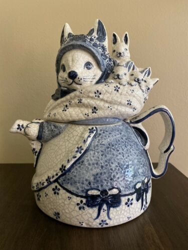 Rare-the Potting Shed Dedham Pottery Bunny Rabbit Teapot-mama Rabbit & Babies 9”