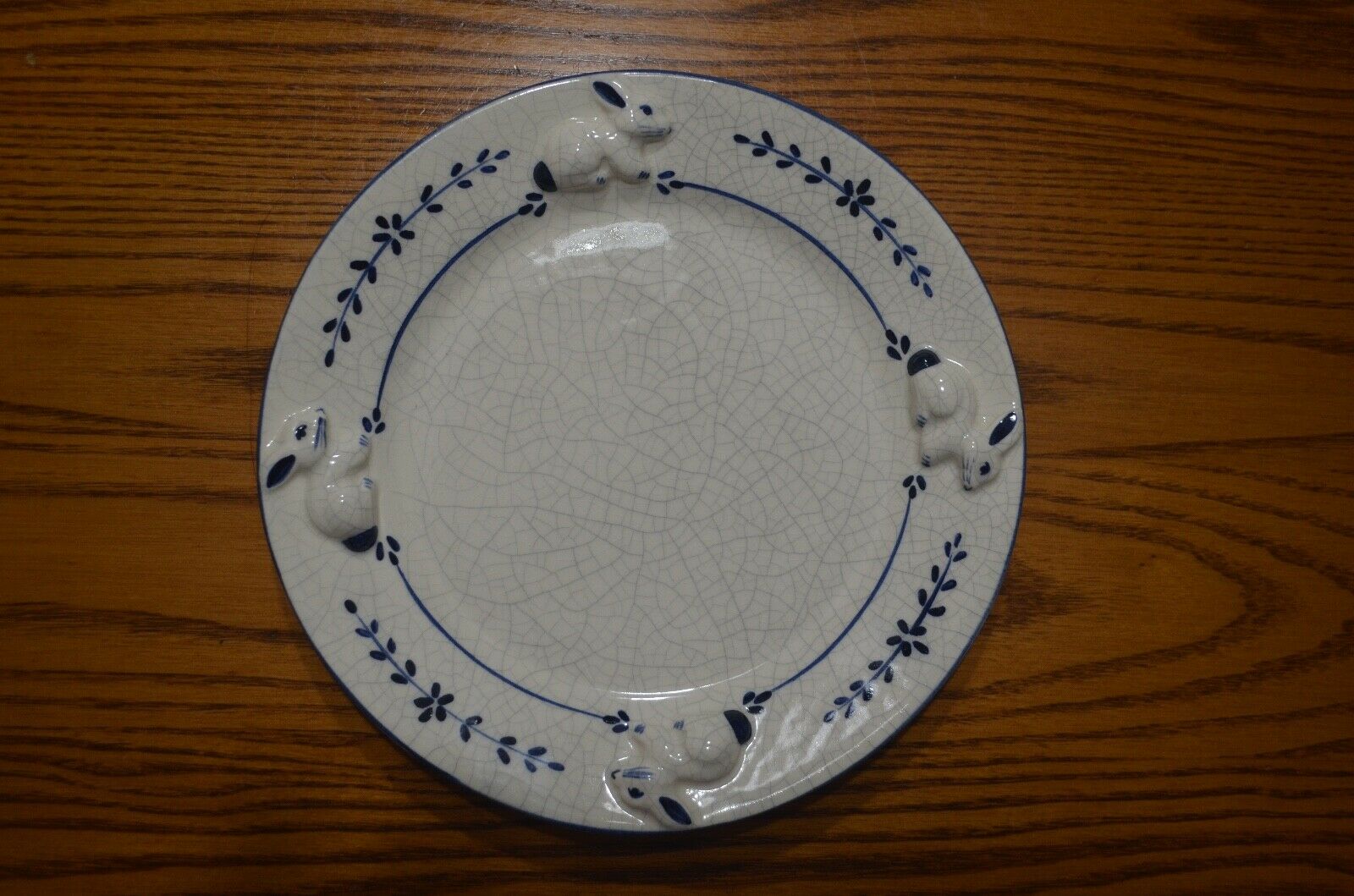 Dedham Pottery Potting Shed Raised Bunny Rabbit 🐇 Ceramic Plate 7.5”