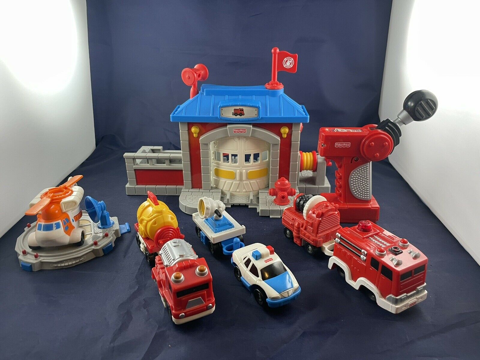 Fisher Price Geotrax Rapid Rescue Company Lot Fire Squad Police Helicopter